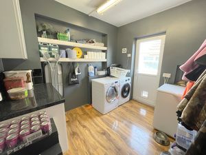 Merrilees Crescent- click for photo gallery